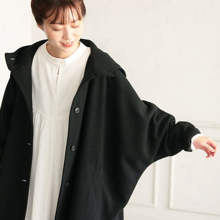 クロヤギさんからお手紙ついたふわっとかぶるだけの黒いポンチョ