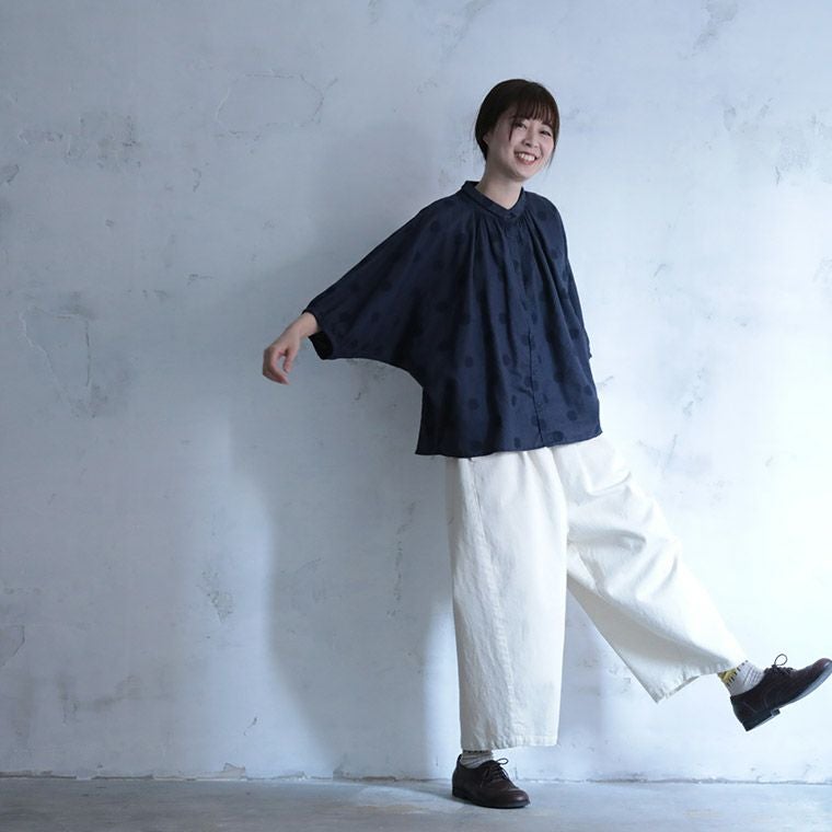 大人にも馴染むドットほんのりドットな、ふんわりブラウス | soulberry