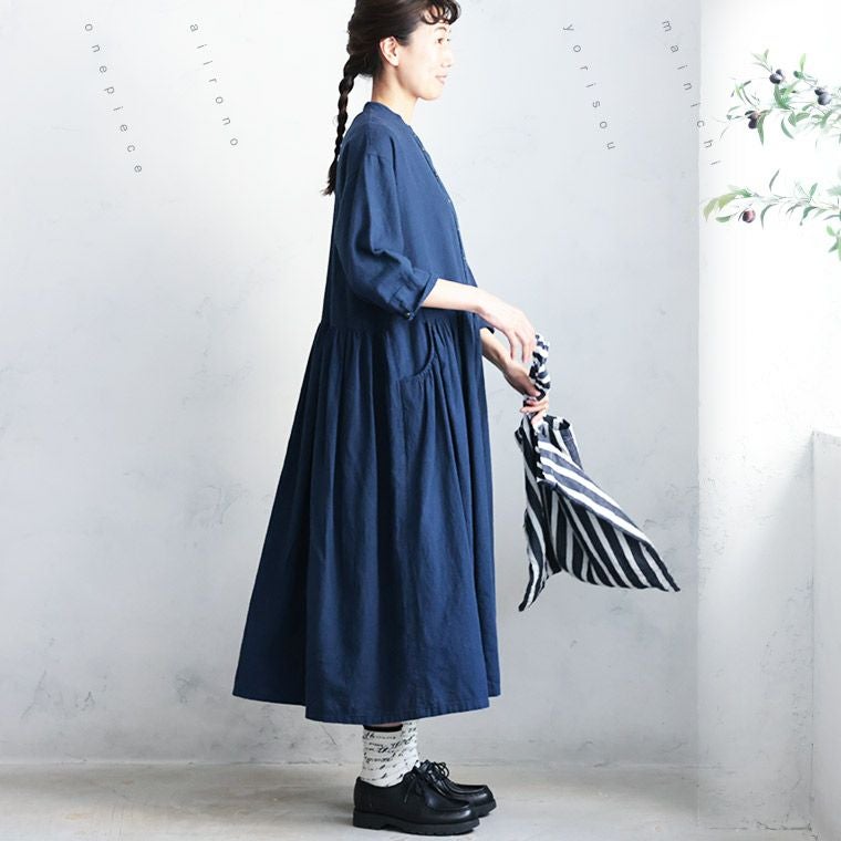 あしたのふくまいにち寄り添う、藍色のワンピース。 | soulberry