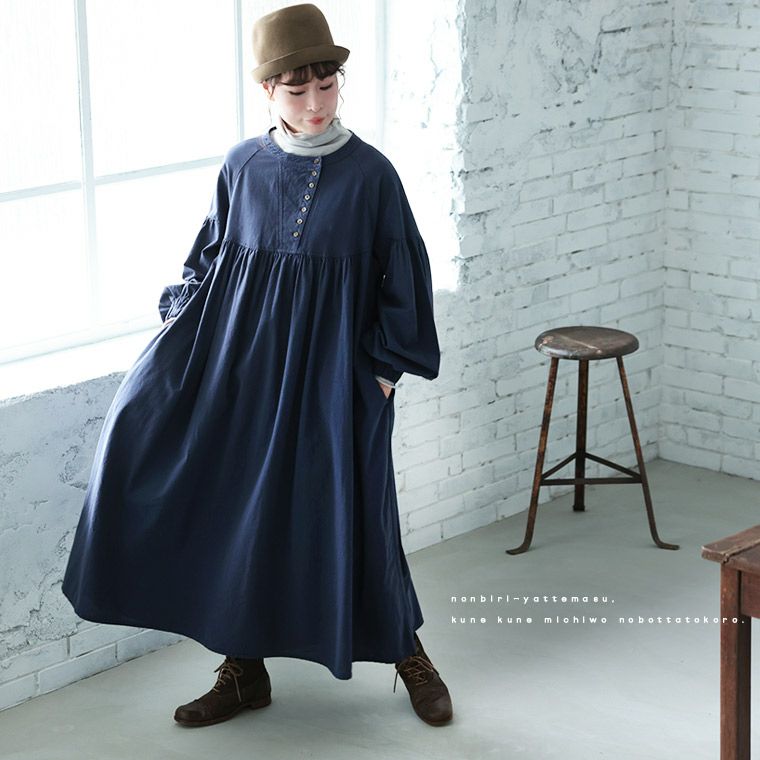 はちみつ堂斜めボタンの群青色ワンピース | soulberry