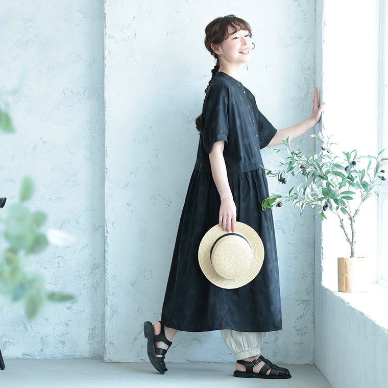 大人にも馴染むドットの、リブ袖ドルマンワンピース | soulberry