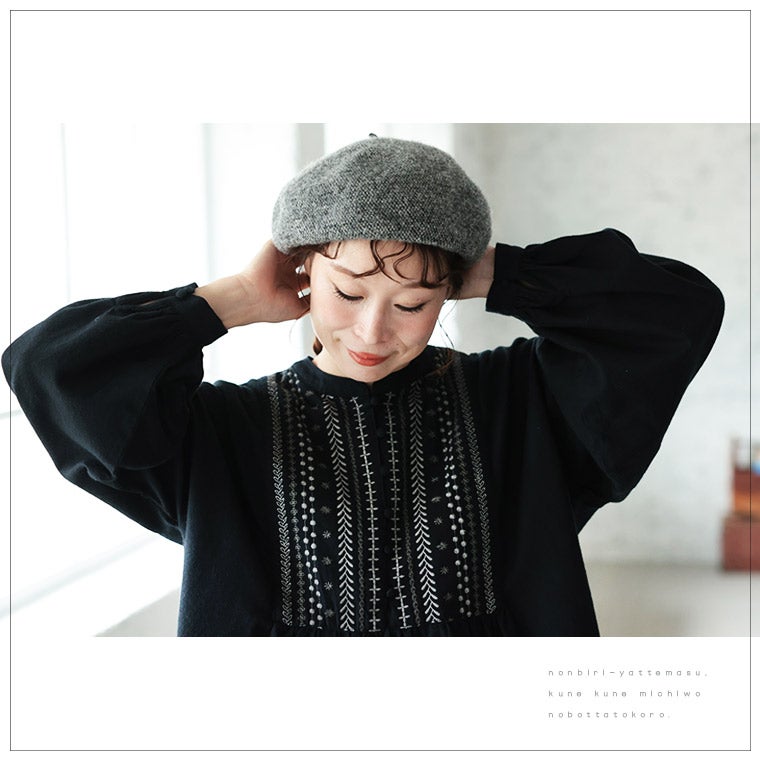 はちみつ堂初雪の刺繍ブラウス | soulberry
